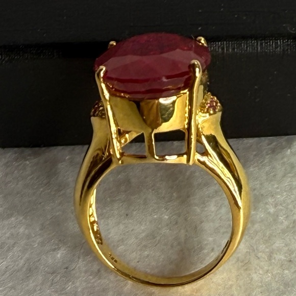 Pigeon blood Ruby Oval 17 ct sterling ring size 7 - Picture 2 of 7